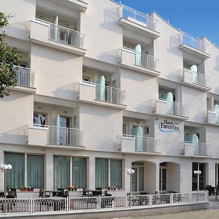Hotel Favorita Чезенатико Экстерьер фото
